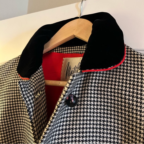 Vintage 1970’s Tailored Houndstooth Women’s Jacket with Red Lining. Size Small. - Picture 5 of 12